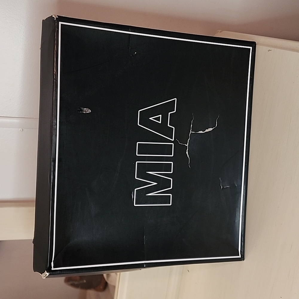 Womans Mia boots